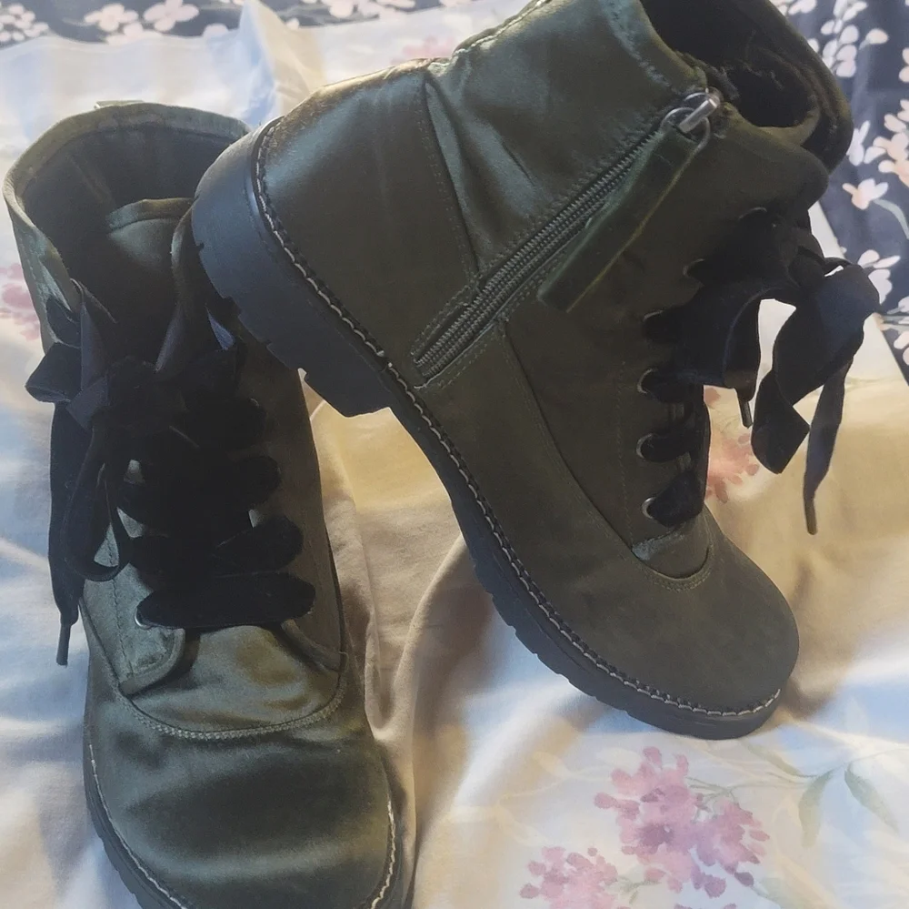 DIRTY LAUNDRY Ankle Boots - Picture 1 of 11